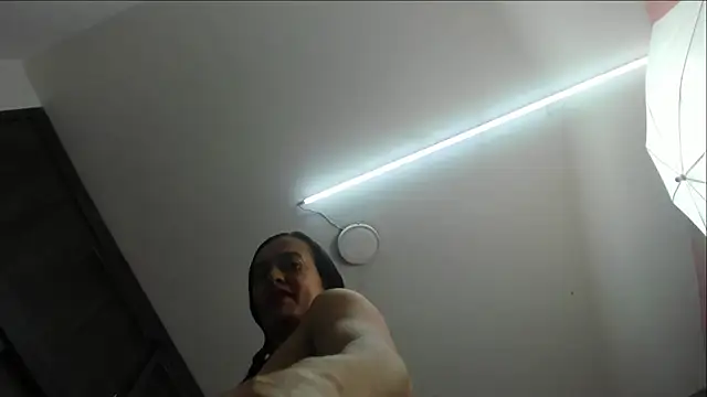 Snapshot of ava-am chatting on 9, 3, 2025 ava-am online show from 9, 3, 2025