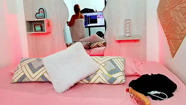 ZaraRousse online show from 11, 9, 2025