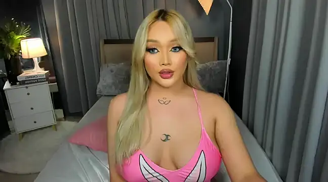 Snapshot of KylieSonique chatting on 6, 3, 2025 KylieSonique online show from 6, 3, 2025