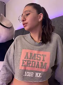 Dirty-Bunnyyy online show from 7, 4, 2026