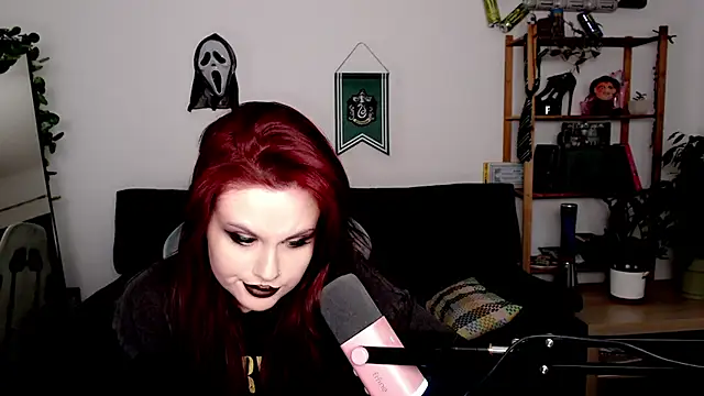 Della Ideal online show from 10, 11, 2025