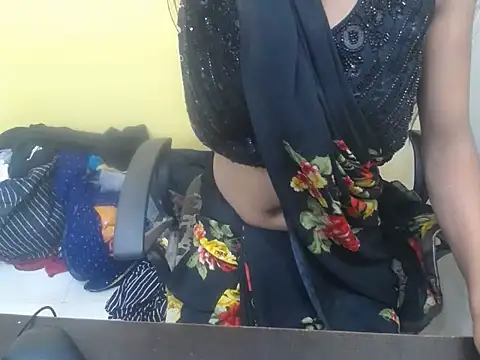 Snapshot of Reena600 chatting on 24, 2, 2025 Reena600 online show from 24, 2, 2025