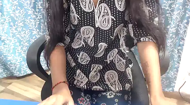 Snapshot of Reena600 chatting on 3, 3, 2025 Reena600 online show from 3, 3, 2025