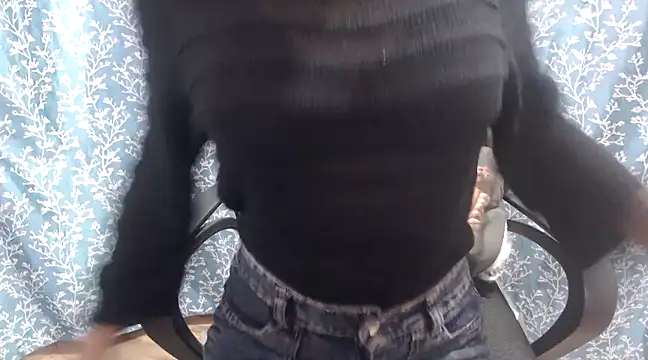 Snapshot of Reena600 chatting on 7, 3, 2025 Reena600 online show from 7, 3, 2025