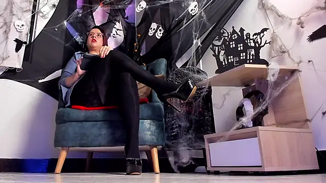 Snapshot of martina_soto chatting on 25, 10, 2025 martina soto online show from 25, 10, 2025