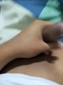 Snapshot of maynor1233 chatting on 15, 12, 2025 maynor1233 online show from 15, 12, 2025