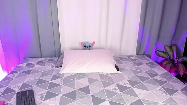 Iam brittanyjhons online show from 2, 4, 2026