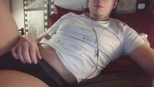 Snapshot of Introlatino88 chatting on 12, 3, 2025 Introlatino88 online show from 12, 3, 2025