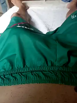 Snapshot of Magrinholl chatting on 8, 3, 2025 Magrinholl online show from 8, 3, 2025