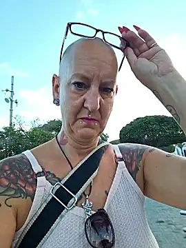 Emma Milf25 online show from 24, 9, 2025