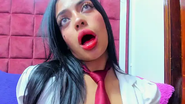 Snapshot of EMYCLARK01 chatting on 16, 7, 2026 EMYCLARK01 online show from 16, 7, 2026