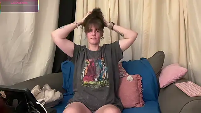 Snapshot of mothh1 chatting on 23, 4, 2026 mothh1 online show from 23, 4, 2026