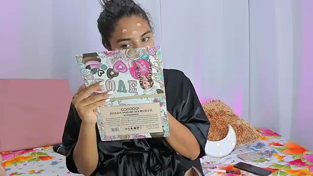 Melodymoore  online show from 12, 4, 2026