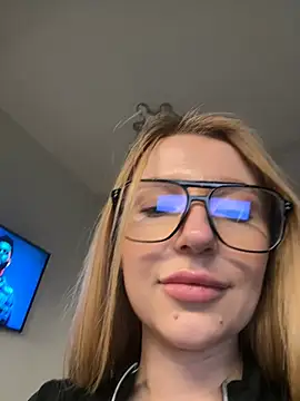 EvaBrooklyn online show from 28, 2, 2025