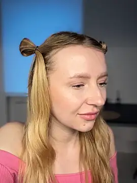 EvaBrooklyn online show from 17, 3, 2025