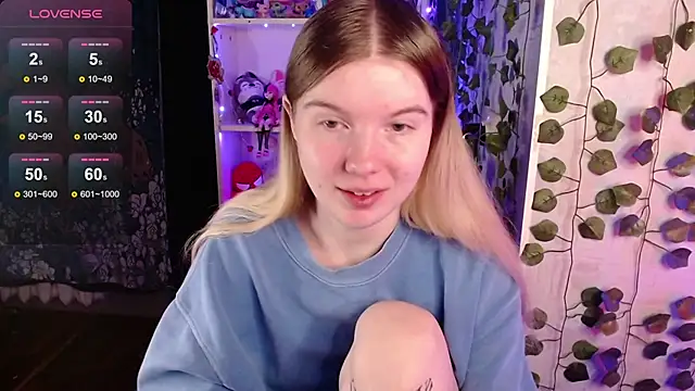 Snapshot of Strawberry_juli chatting on 22, 3, 2025 Strawberry juli online show from 22, 3, 2025