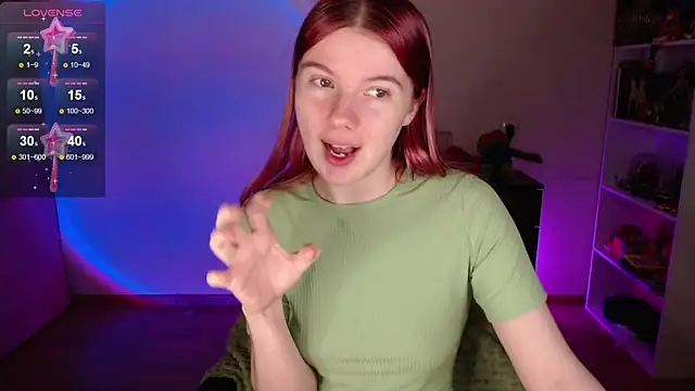 Snapshot of Strawberry_juli chatting on 16, 11, 2025 Strawberry juli online show from 16, 11, 2025