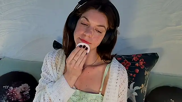 Rosemarie Blu online show from 1, 3, 2026