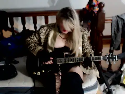 emmex671 online show from 19, 10, 2025