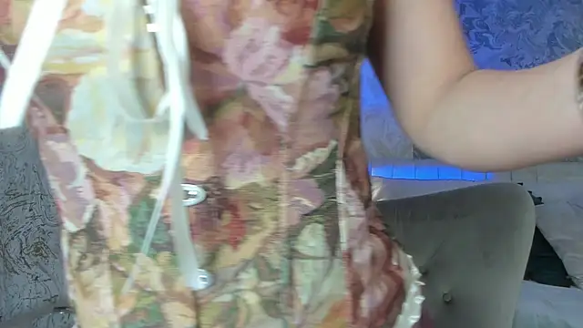 Liannaa  online show from 23, 10, 2025