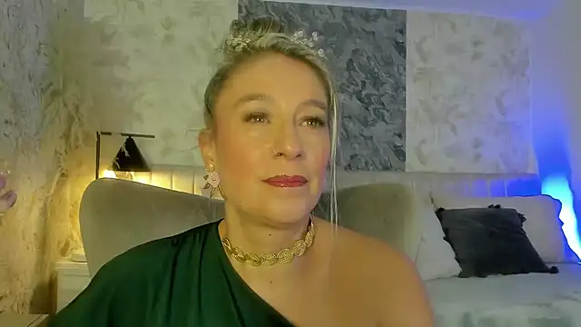 Liannaa  online show from 25, 11, 2025