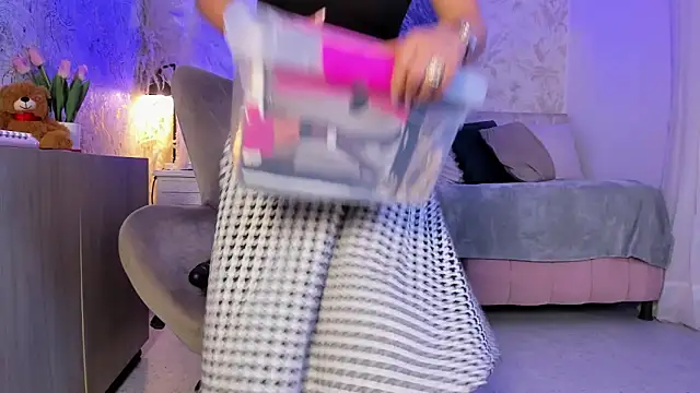 Liannaa  online show from 5, 3, 2026