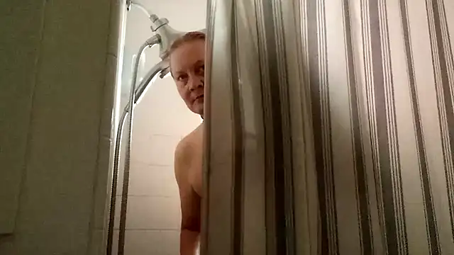 Snapshot of wetnwildforyou chatting on 13, 9, 2025 wetnwildforyou online show from 13, 9, 2025