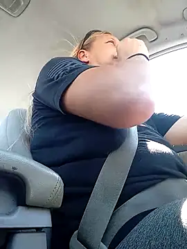 Snapshot of wetnwildforyou chatting on 14, 9, 2025 wetnwildforyou online show from 14, 9, 2025