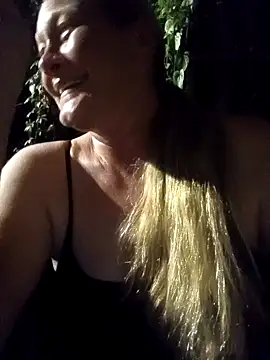 Snapshot of wetnwildforyou chatting on 27, 9, 2025 wetnwildforyou online show from 27, 9, 2025