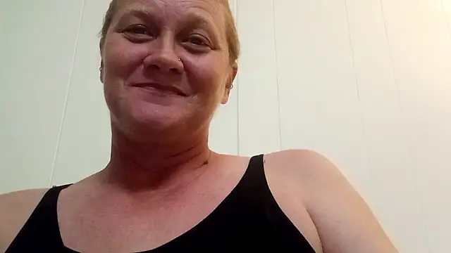 Snapshot of wetnwildforyou chatting on 13, 10, 2025 wetnwildforyou online show from 13, 10, 2025