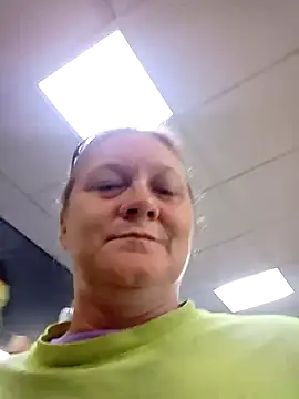 Snapshot of wetnwildforyou chatting on 4, 11, 2025 wetnwildforyou online show from 4, 11, 2025