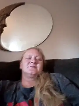 Snapshot of wetnwildforyou chatting on 8, 11, 2025 wetnwildforyou online show from 8, 11, 2025