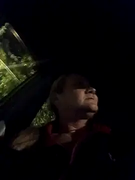 Snapshot of wetnwildforyou chatting on 13, 11, 2025 wetnwildforyou online show from 13, 11, 2025