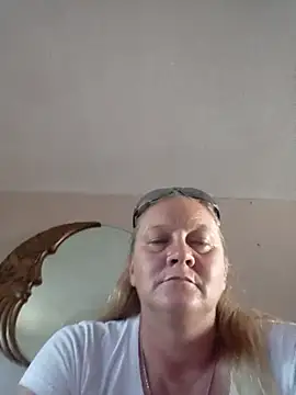 Snapshot of wetnwildforyou chatting on 22, 11, 2025 wetnwildforyou online show from 22, 11, 2025