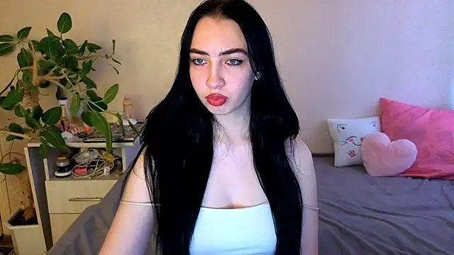 Snapshot of WildKittenX_ chatting on 17, 6, 2026 WildKittenX online show from 17, 6, 2026