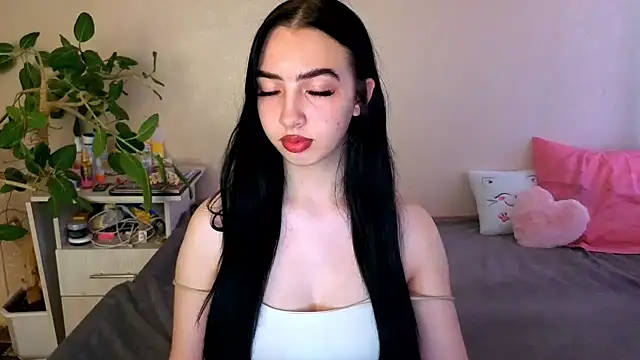 Snapshot of WildKittenX_ chatting on 23, 6, 2026 WildKittenX online show from 23, 6, 2026