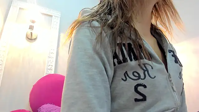 Bonniie 22 online show from 18, 9, 2025