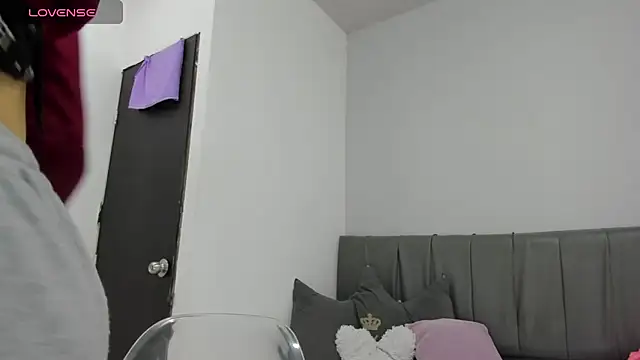 Bonniie 22 online show from 11, 10, 2025