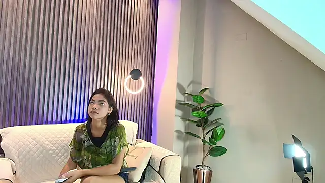 Snapshot of mary_cute9 chatting on 10, 3, 2025 mary cute9 online show from 10, 3, 2025