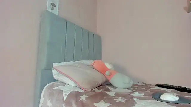 Snapshot of mary_cute9 chatting on 14, 12, 2025 mary cute9 online show from 14, 12, 2025