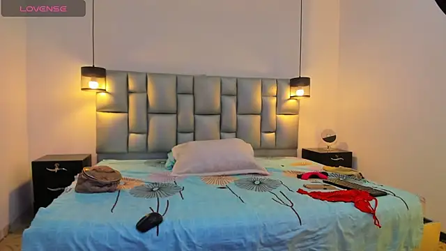 LunaaSweett online show from 15, 12, 2025