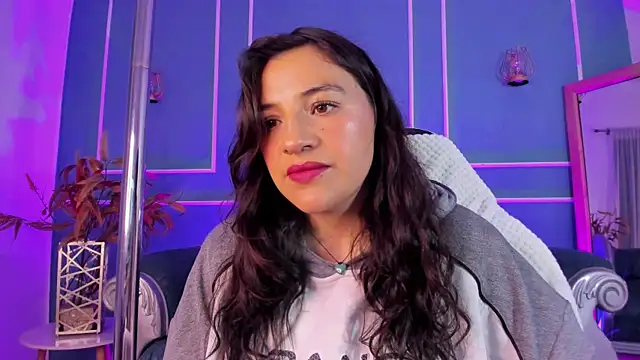 TaraTaylorr online show from 18, 9, 2025