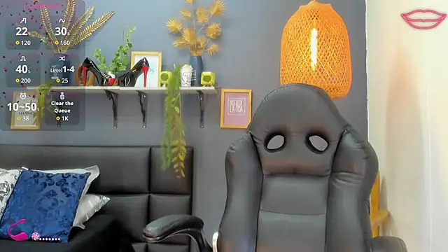 Snapshot of yessila_parker chatting on 16, 7, 2026 yessila parker online show from 16, 7, 2026