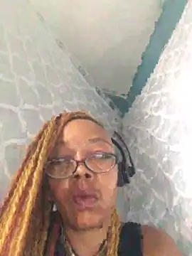 Ladyzee25 online show from 27, 10, 2025