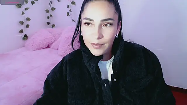 Snapshot of luna_lgomez_ chatting on 8, 3, 2025 luna lgomez online show from 8, 3, 2025