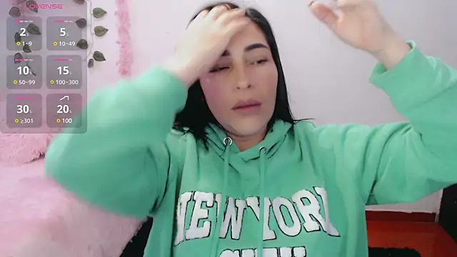 luna lgomez  online show from 13, 3, 2025