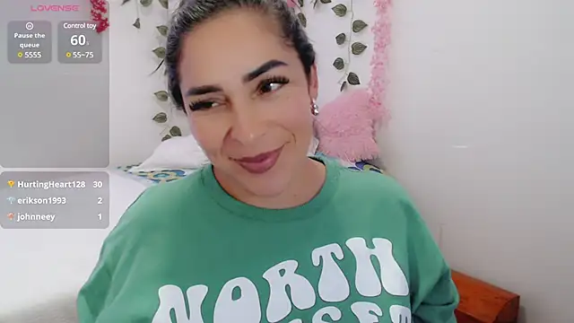 Snapshot of luna_lgomez_ chatting on 18, 3, 2025 luna lgomez online show from 18, 3, 2025