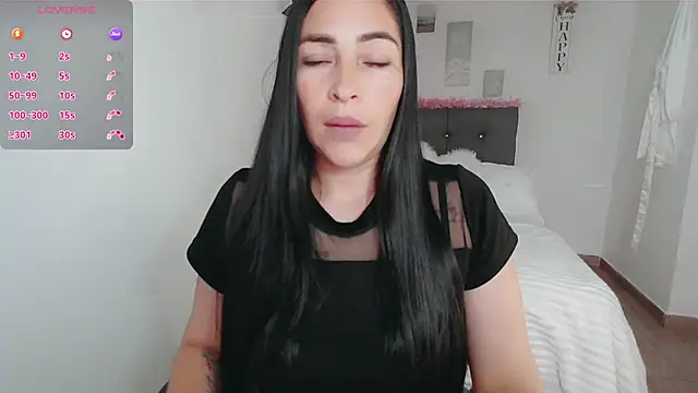 Snapshot of luna_lgomez_ chatting on 7, 10, 2025 luna lgomez online show from 7, 10, 2025