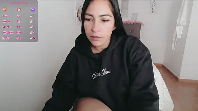 Snapshot of luna_lgomez_ chatting on 15, 10, 2025 luna lgomez online show from 15, 10, 2025