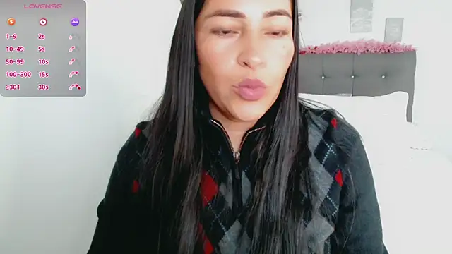 luna lgomez  online show from 16, 1, 2026